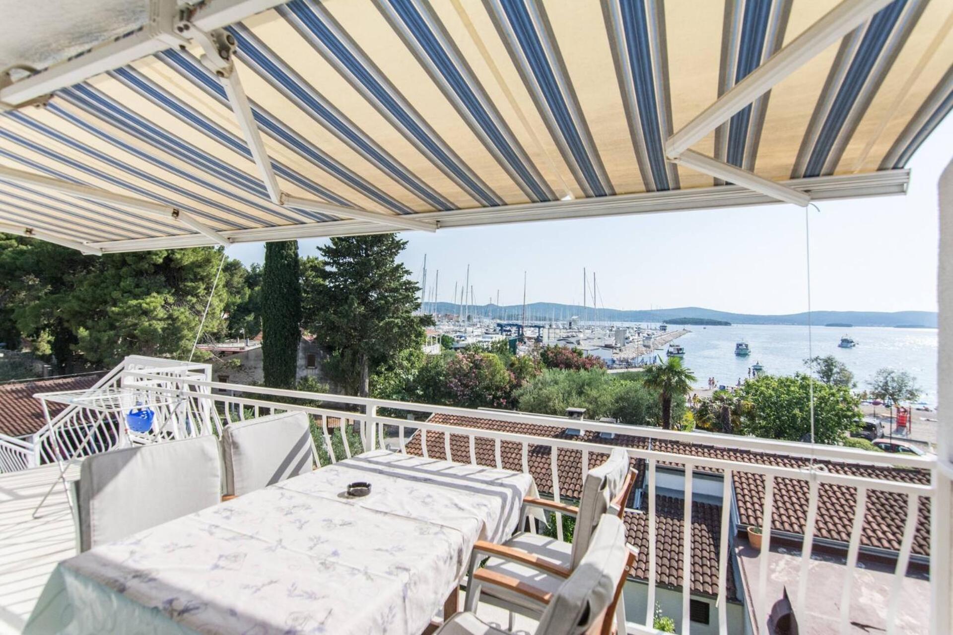Apartment Rajna Biograd Na Moru Luaran gambar