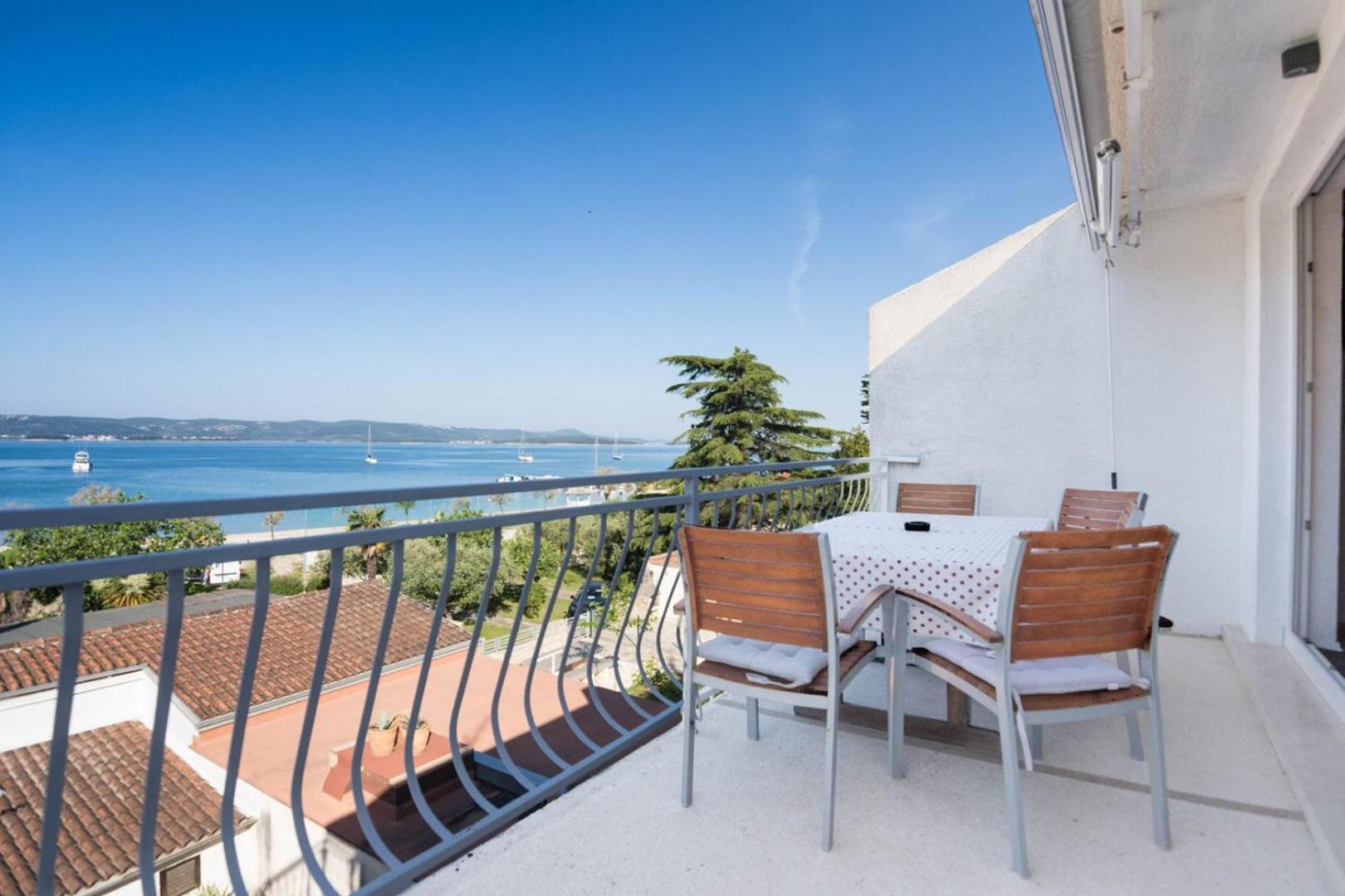 Apartment Rajna Biograd Na Moru Luaran gambar